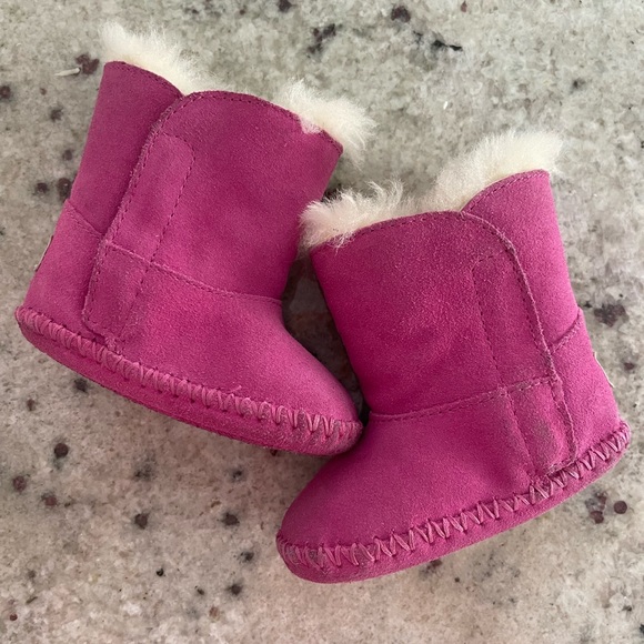 Ugg Infant hot pink boots size 2/3 - Picture 4 of 5